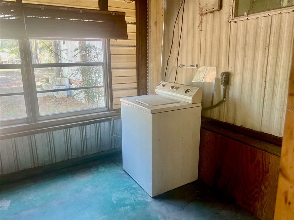 待售: $250,000 (2 贝兹, 1 浴室, 714 平方英尺)