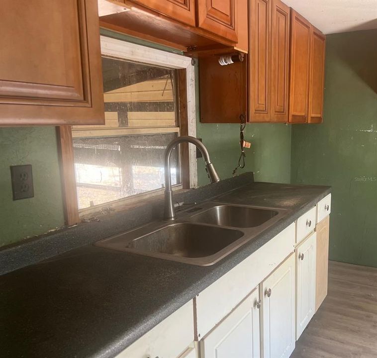 待售: $250,000 (2 贝兹, 1 浴室, 714 平方英尺)