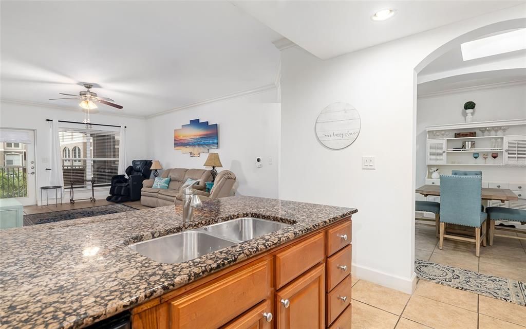 На продажу: $375,000 (2 спален, 2 ванн, 1514 Квадратных фут)