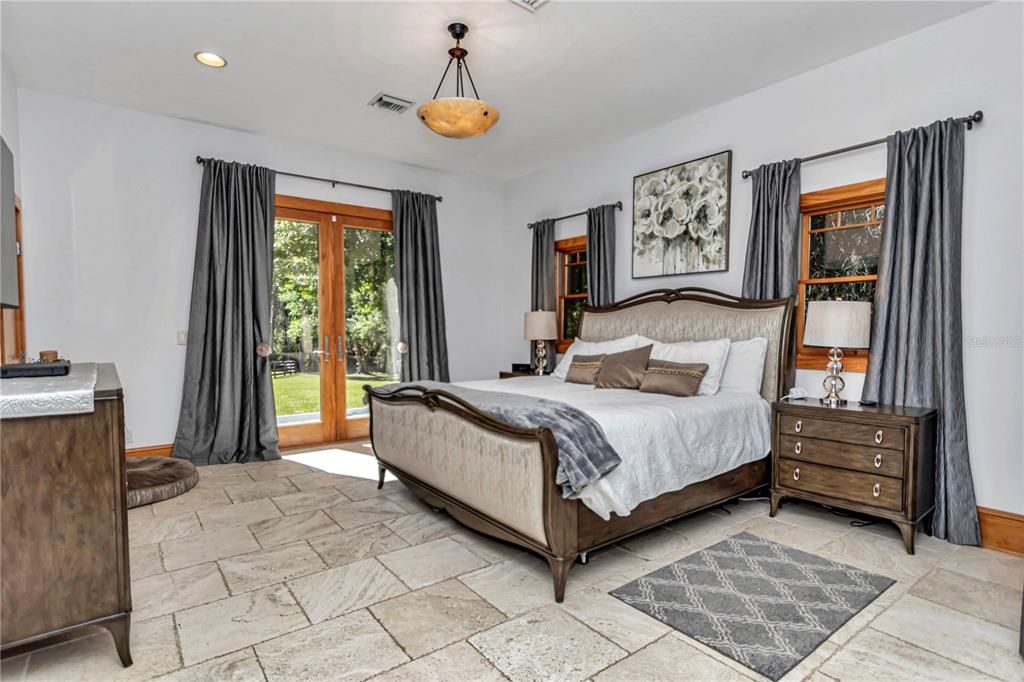 For Sale: $4,000,000 (6 beds, 5 baths, 6100 Square Feet)