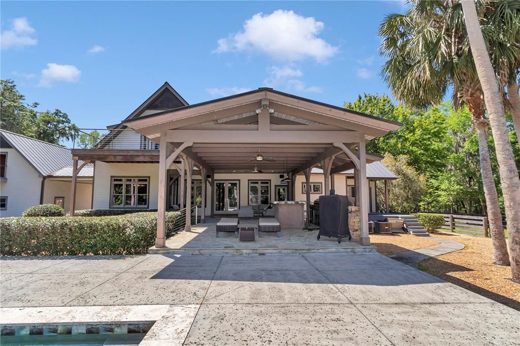 For Sale: $4,000,000 (6 beds, 5 baths, 6100 Square Feet)