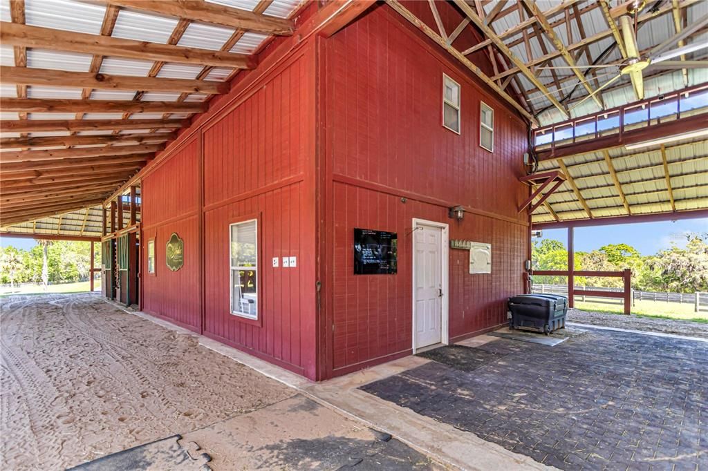 For Sale: $4,000,000 (6 beds, 5 baths, 6100 Square Feet)