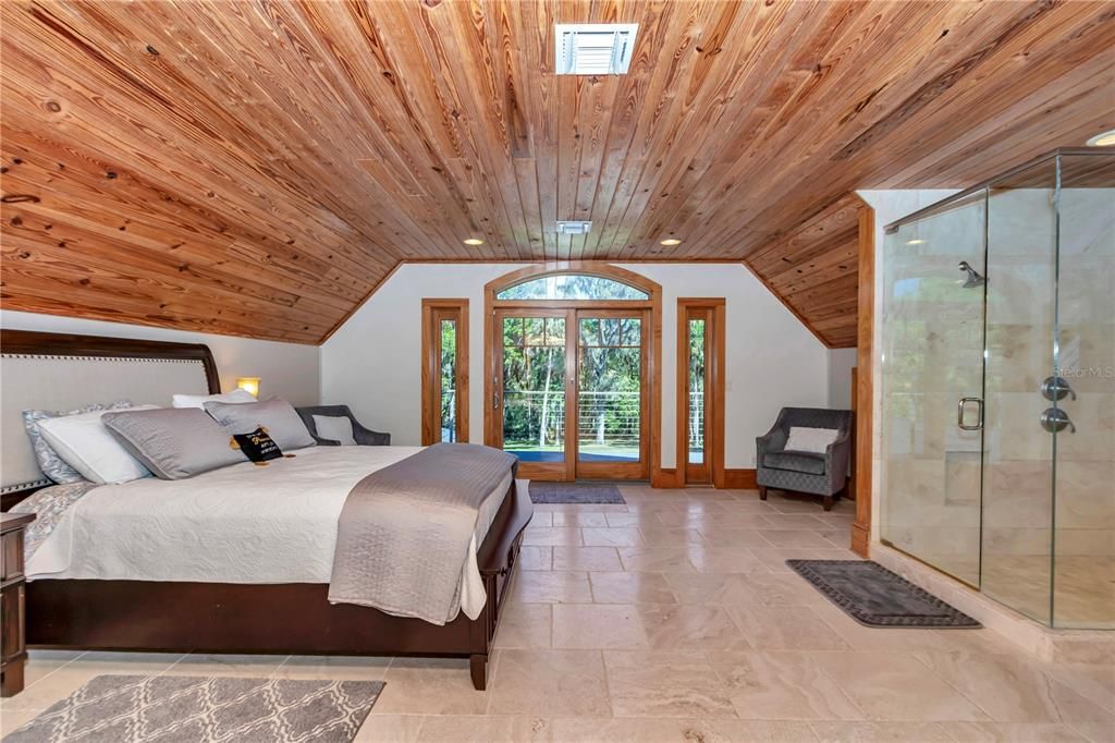 For Sale: $4,000,000 (6 beds, 5 baths, 6100 Square Feet)