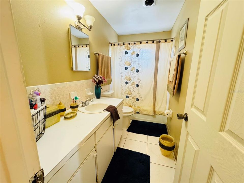 For Sale: $190,000 (3 beds, 1 baths, 1208 Square Feet)