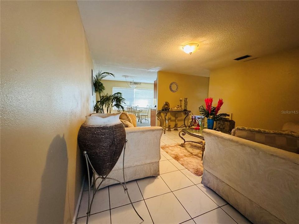 For Sale: $190,000 (3 beds, 1 baths, 1208 Square Feet)