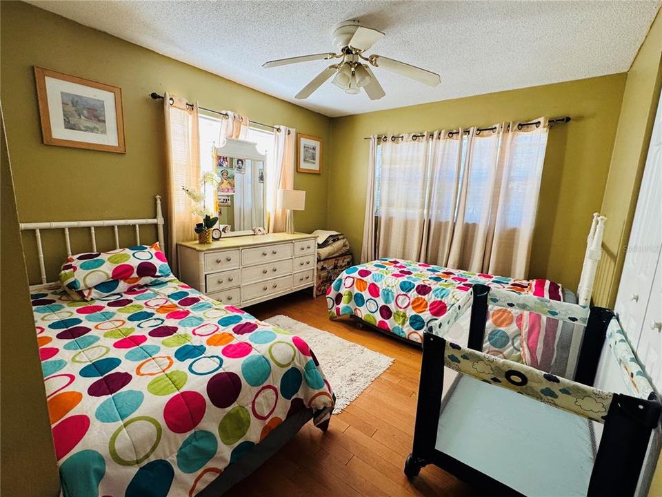 For Sale: $190,000 (3 beds, 1 baths, 1208 Square Feet)