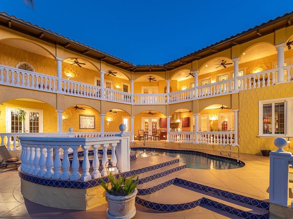 На продажу: $3,200,000 (4 спален, 5 ванн, 5137 Квадратных фут)