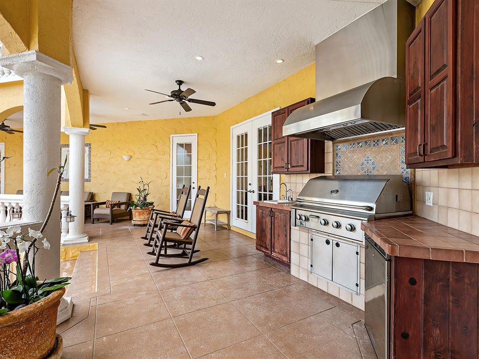 На продажу: $3,200,000 (4 спален, 5 ванн, 5137 Квадратных фут)