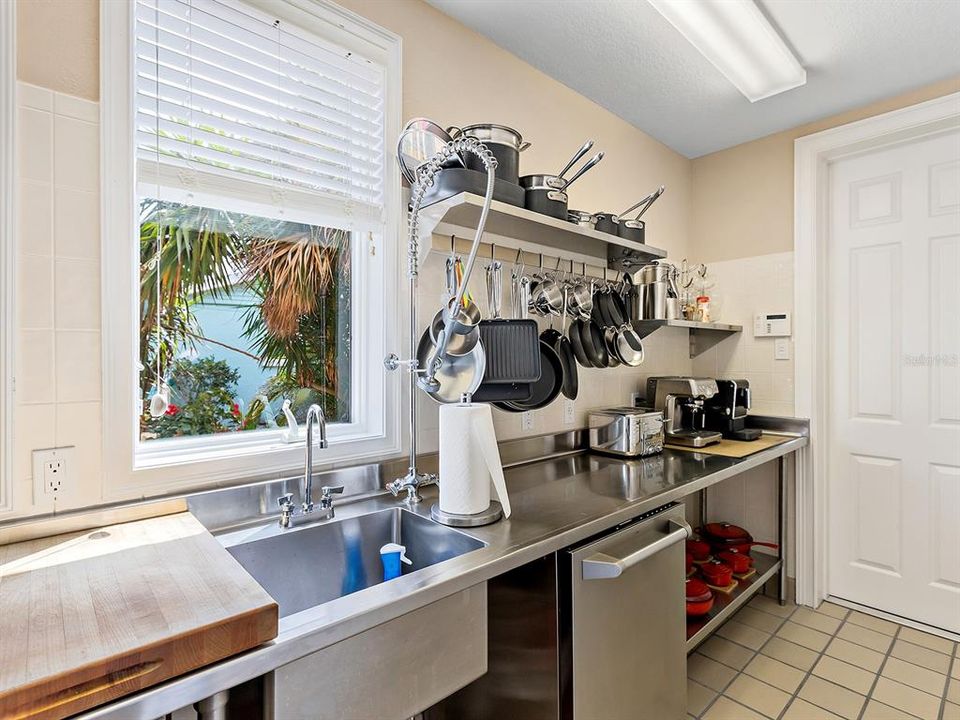 На продажу: $3,200,000 (4 спален, 5 ванн, 5137 Квадратных фут)