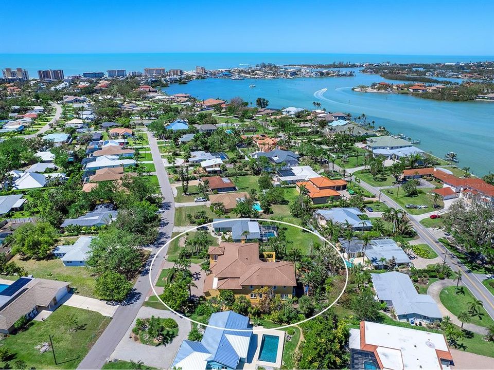 На продажу: $3,200,000 (4 спален, 5 ванн, 5137 Квадратных фут)