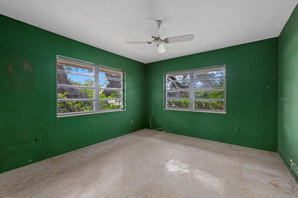 Active With Contract: $500,000 (3 beds, 3 baths, 1907 Square Feet)