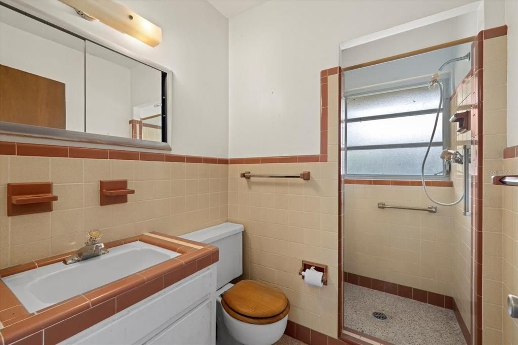 Active With Contract: $500,000 (3 beds, 3 baths, 1907 Square Feet)