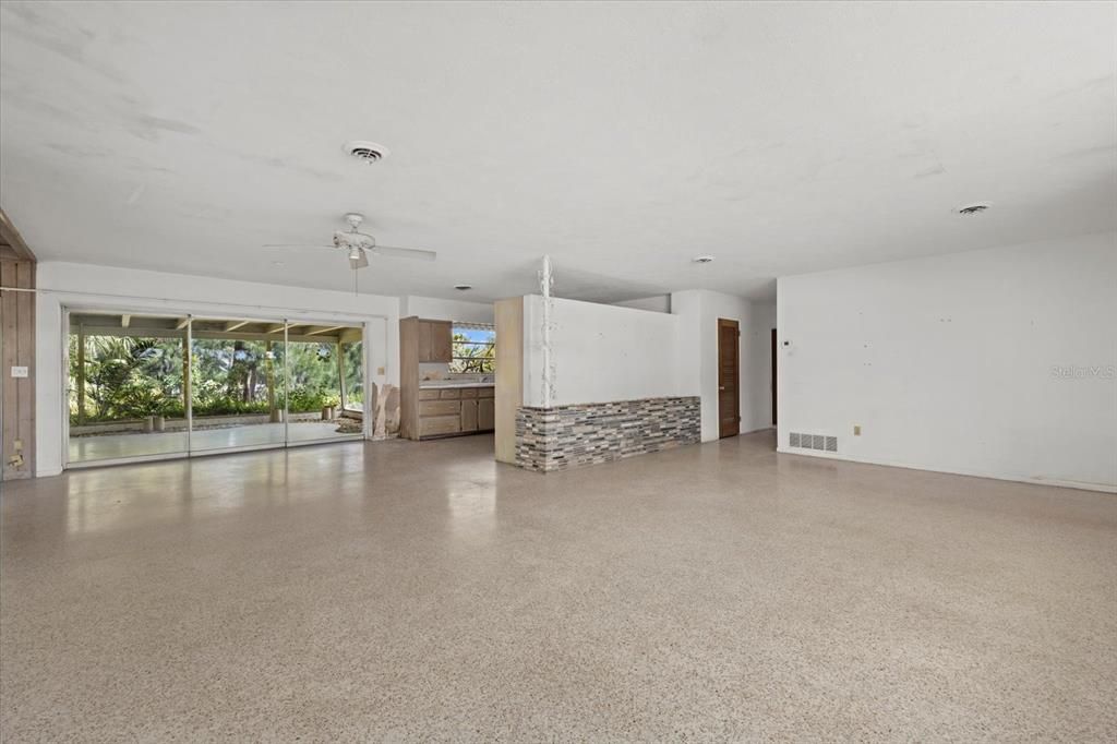 Active With Contract: $500,000 (3 beds, 3 baths, 1907 Square Feet)