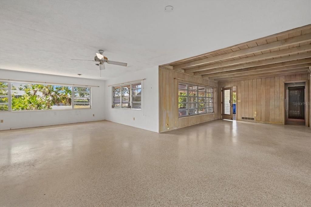 Active With Contract: $500,000 (3 beds, 3 baths, 1907 Square Feet)