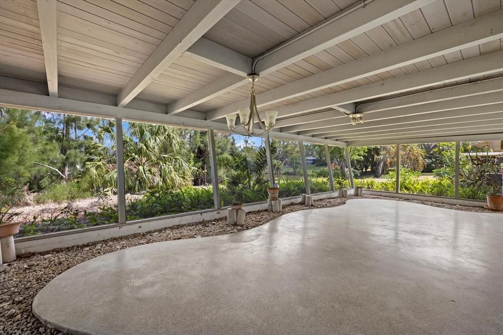 Active With Contract: $500,000 (3 beds, 3 baths, 1907 Square Feet)