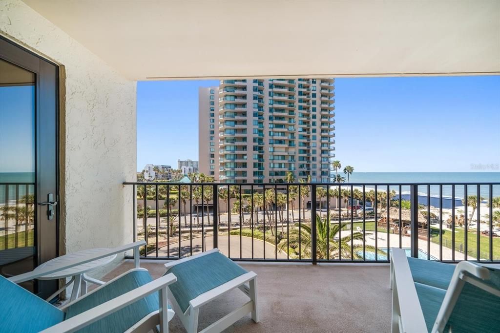 For Sale: $959,000 (2 beds, 2 baths, 1619 Square Feet)