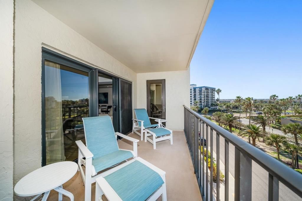 For Sale: $959,000 (2 beds, 2 baths, 1619 Square Feet)