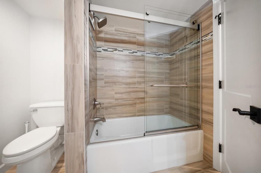 For Sale: $959,000 (2 beds, 2 baths, 1619 Square Feet)