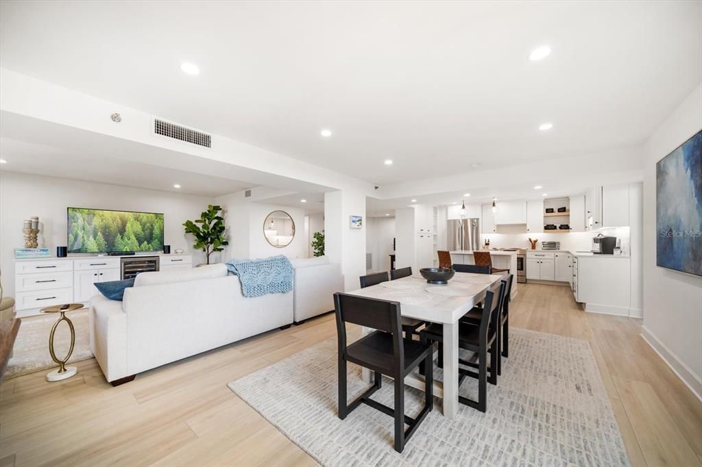 For Sale: $959,000 (2 beds, 2 baths, 1619 Square Feet)