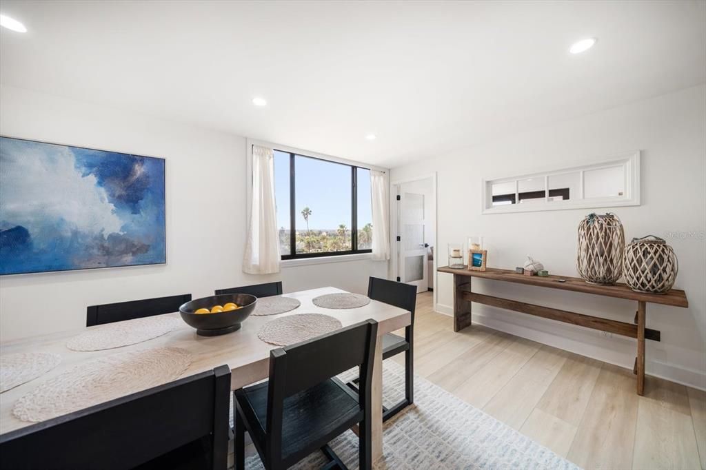 For Sale: $959,000 (2 beds, 2 baths, 1619 Square Feet)