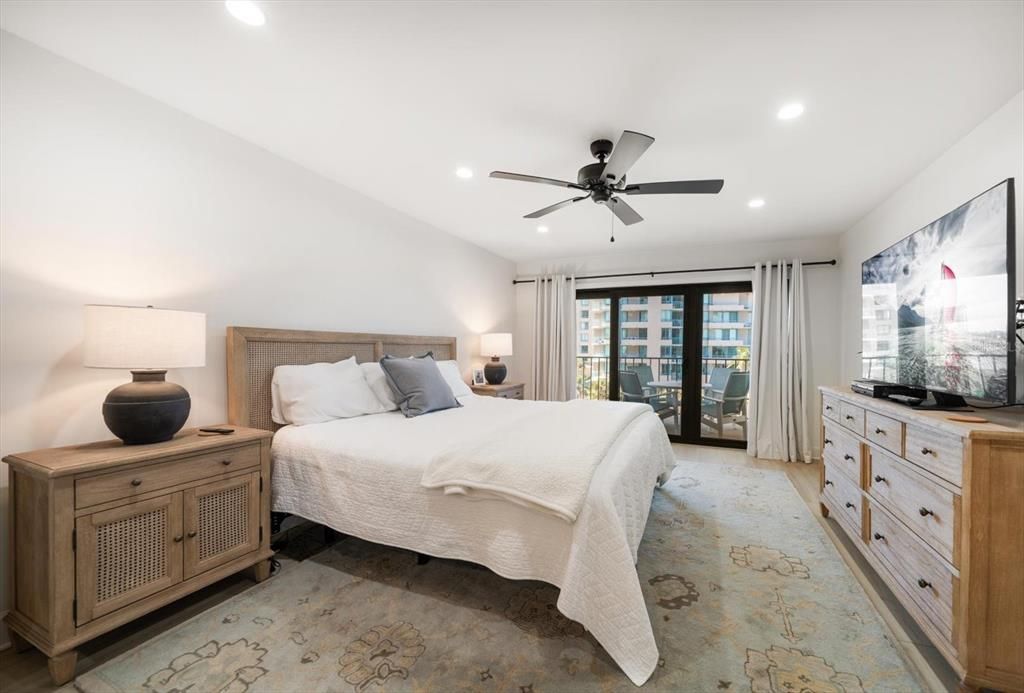 For Sale: $959,000 (2 beds, 2 baths, 1619 Square Feet)