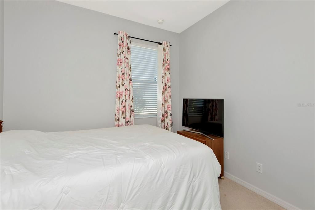 待售: $335,000 (3 贝兹, 2 浴室, 2023 平方英尺)