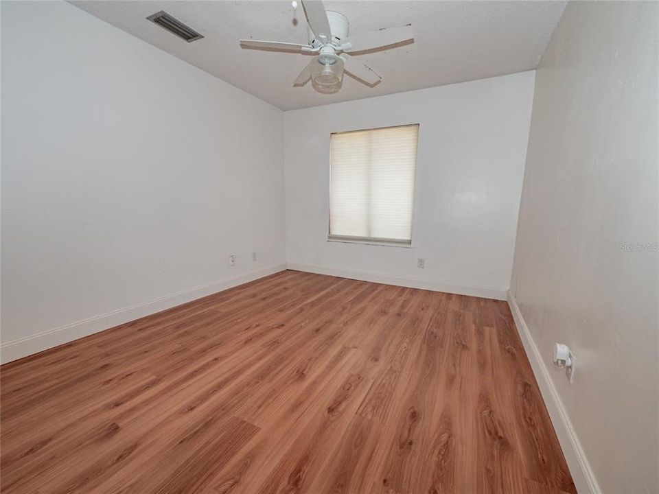 На продажу: $222,500 (3 спален, 2 ванн, 1950 Квадратных фут)