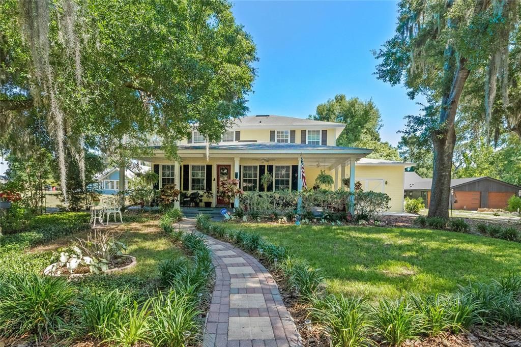 Recently Sold: $760,000 (3 beds, 3 baths, 2431 Square Feet)
