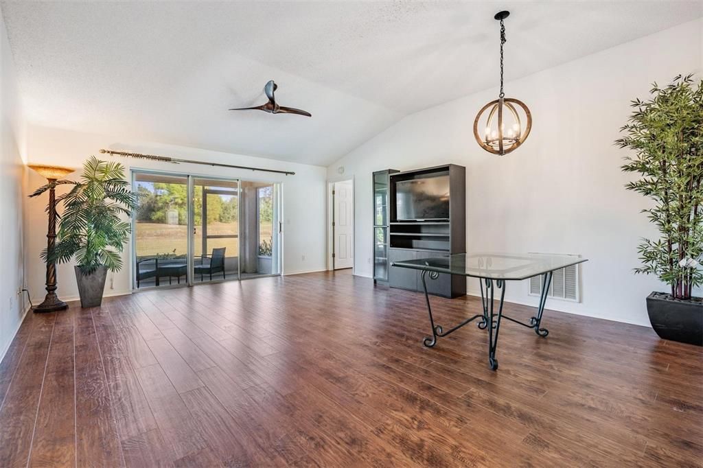 For Sale: $274,900 (3 beds, 2 baths, 1322 Square Feet)