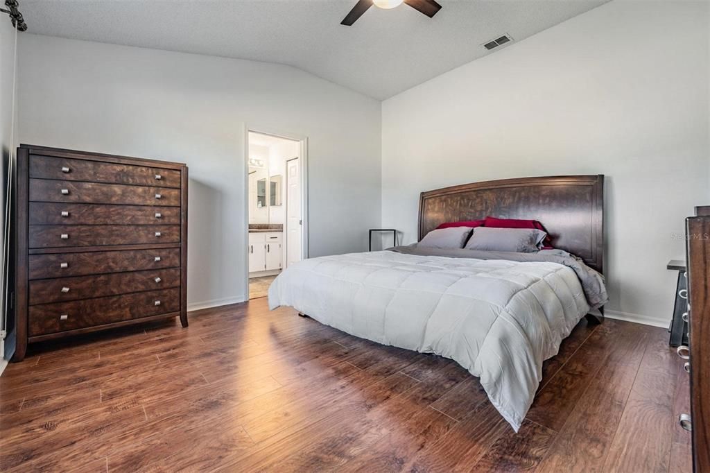 For Sale: $274,900 (3 beds, 2 baths, 1322 Square Feet)