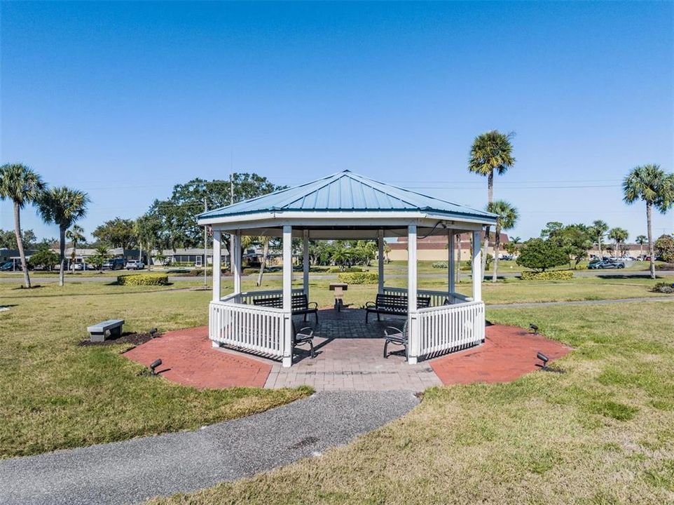 For Sale: $274,900 (3 beds, 2 baths, 1322 Square Feet)