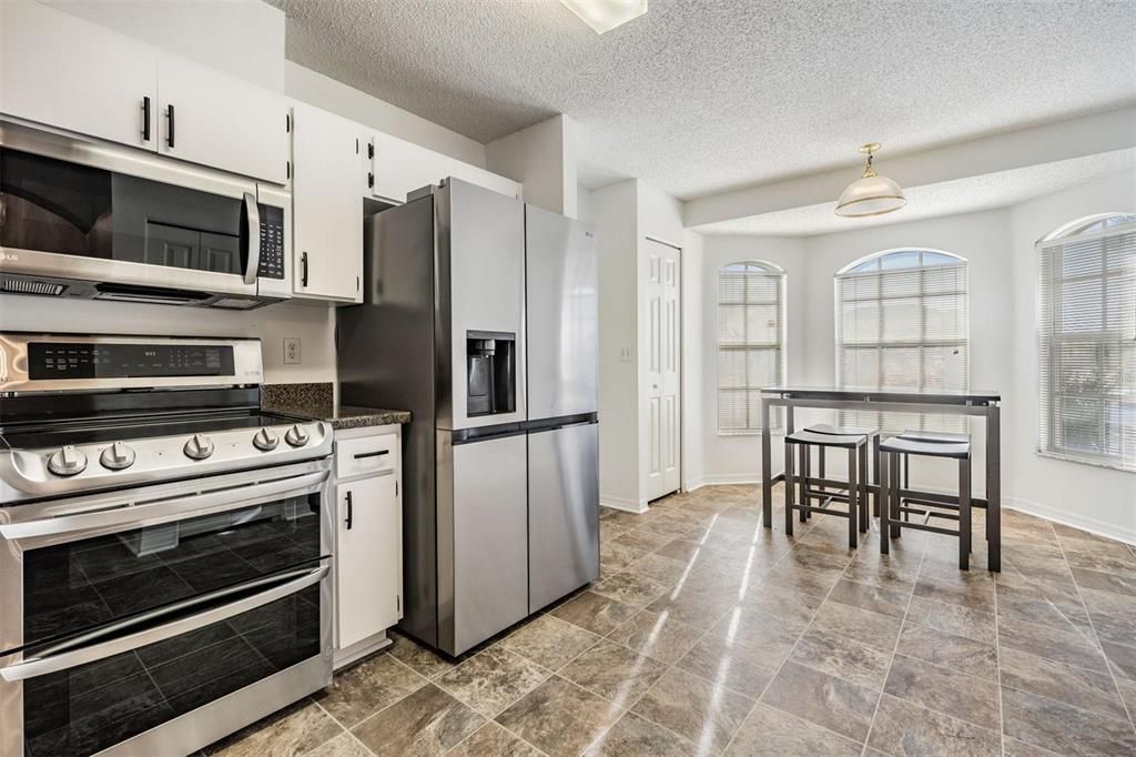 For Sale: $274,900 (3 beds, 2 baths, 1322 Square Feet)