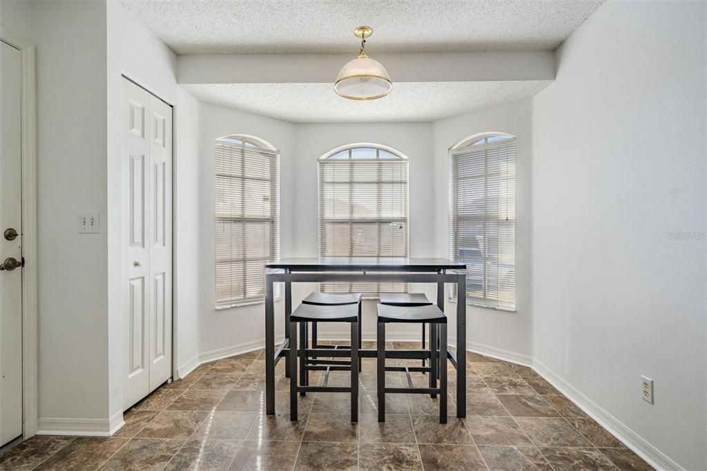 For Sale: $274,900 (3 beds, 2 baths, 1322 Square Feet)