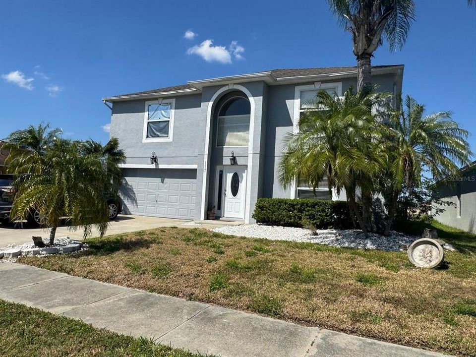 Recently Rented: $2,495 (4 beds, 2 baths, 3012 Square Feet)