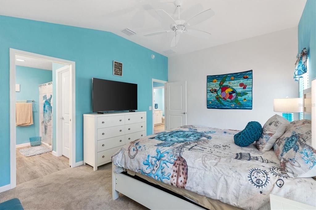 For Sale: $284,990 (2 beds, 2 baths, 1148 Square Feet)