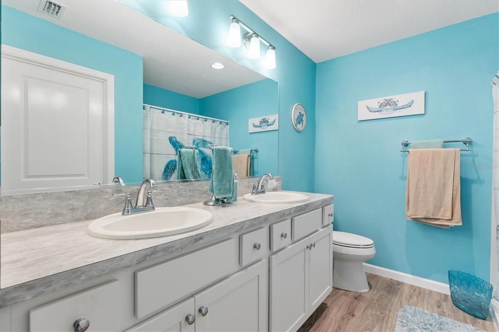 For Sale: $284,990 (2 beds, 2 baths, 1148 Square Feet)