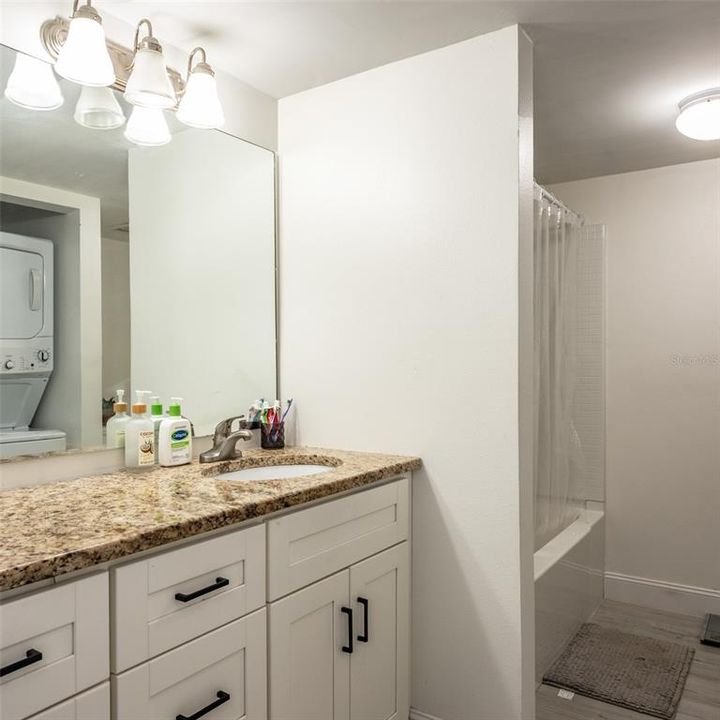 待售: $140,900 (2 贝兹, 2 浴室, 864 平方英尺)