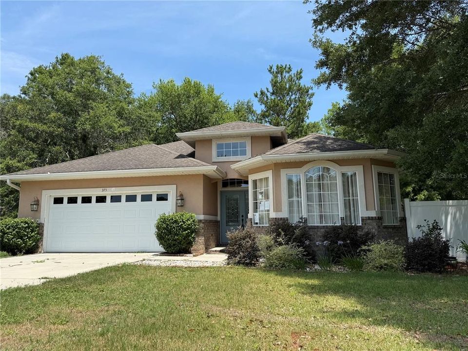 Vendido Recientemente: $399,900 (4 camas, 2 baños, 2311 Pies cuadrados)