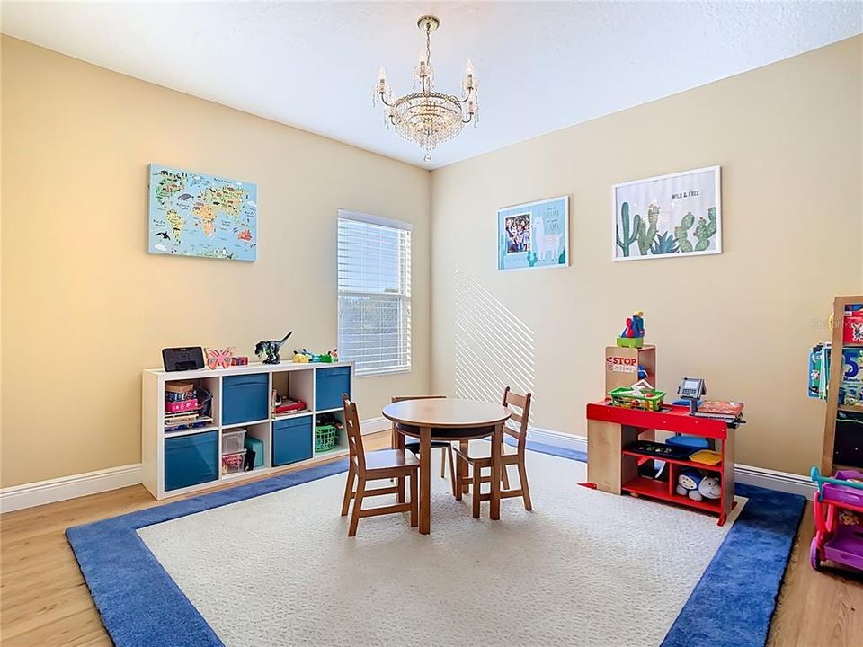 Active With Contract: $735,000 (5 beds, 4 baths, 3300 Square Feet)