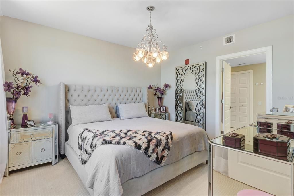 For Sale: $469,999 (3 beds, 3 baths, 1568 Square Feet)