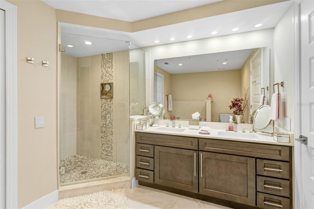 For Sale: $469,999 (3 beds, 3 baths, 1568 Square Feet)