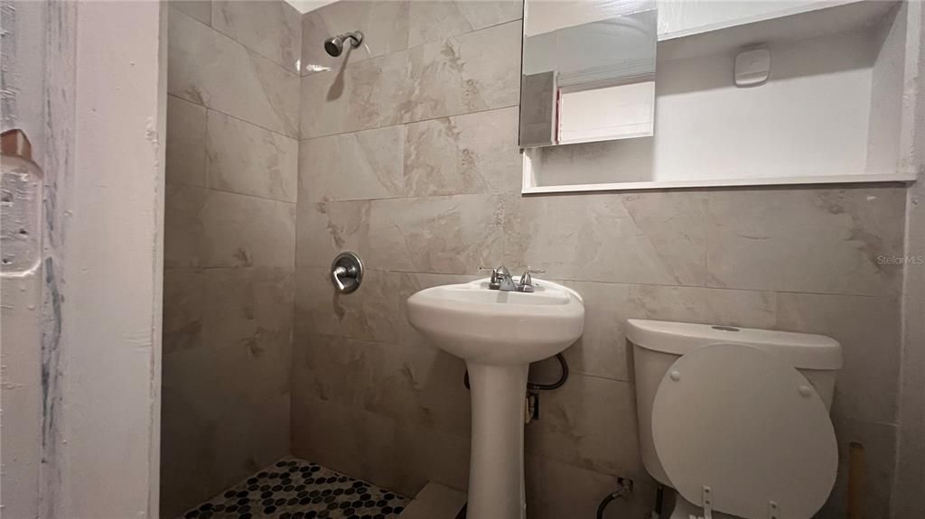 Под контрактом: $279,900 (5 спален, 3 ванн, 1391 Квадратных фут)