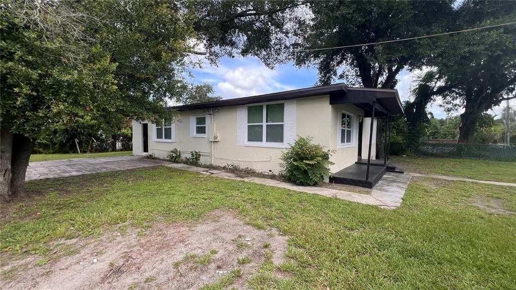 Под контрактом: $279,900 (5 спален, 3 ванн, 1391 Квадратных фут)