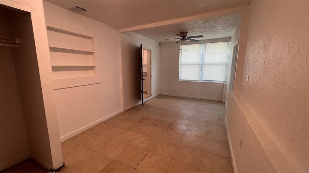 Под контрактом: $279,900 (5 спален, 3 ванн, 1391 Квадратных фут)