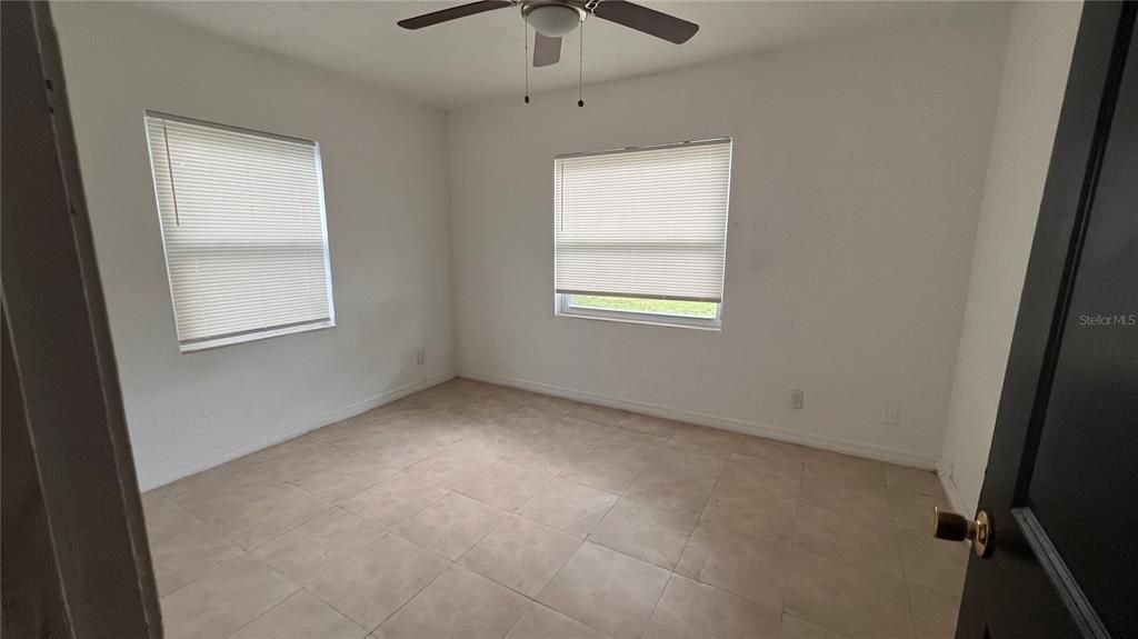 Под контрактом: $279,900 (5 спален, 3 ванн, 1391 Квадратных фут)