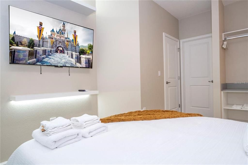 待售: $998,000 (5 贝兹, 5 浴室, 1918 平方英尺)