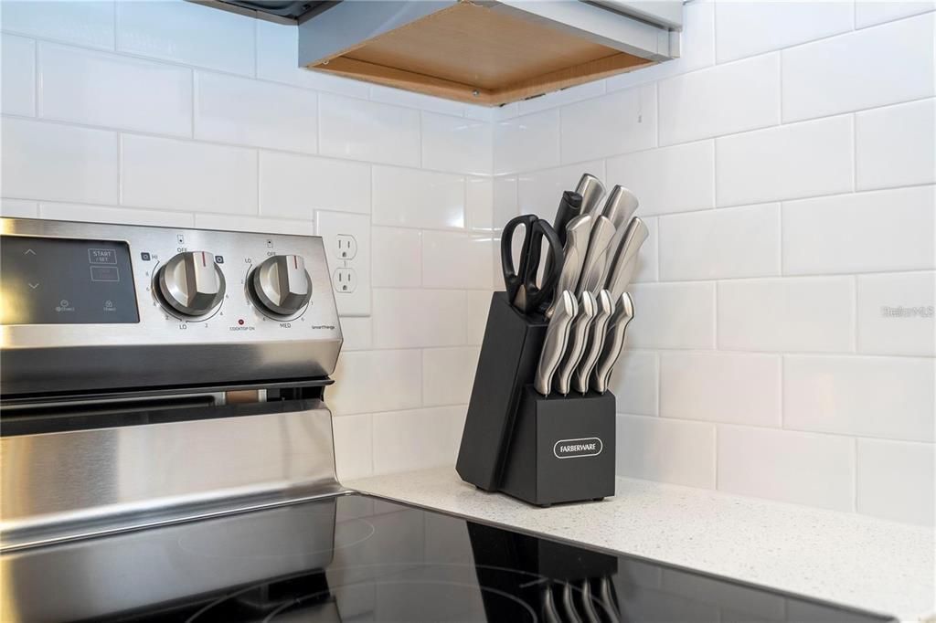 待售: $998,000 (5 贝兹, 5 浴室, 1918 平方英尺)