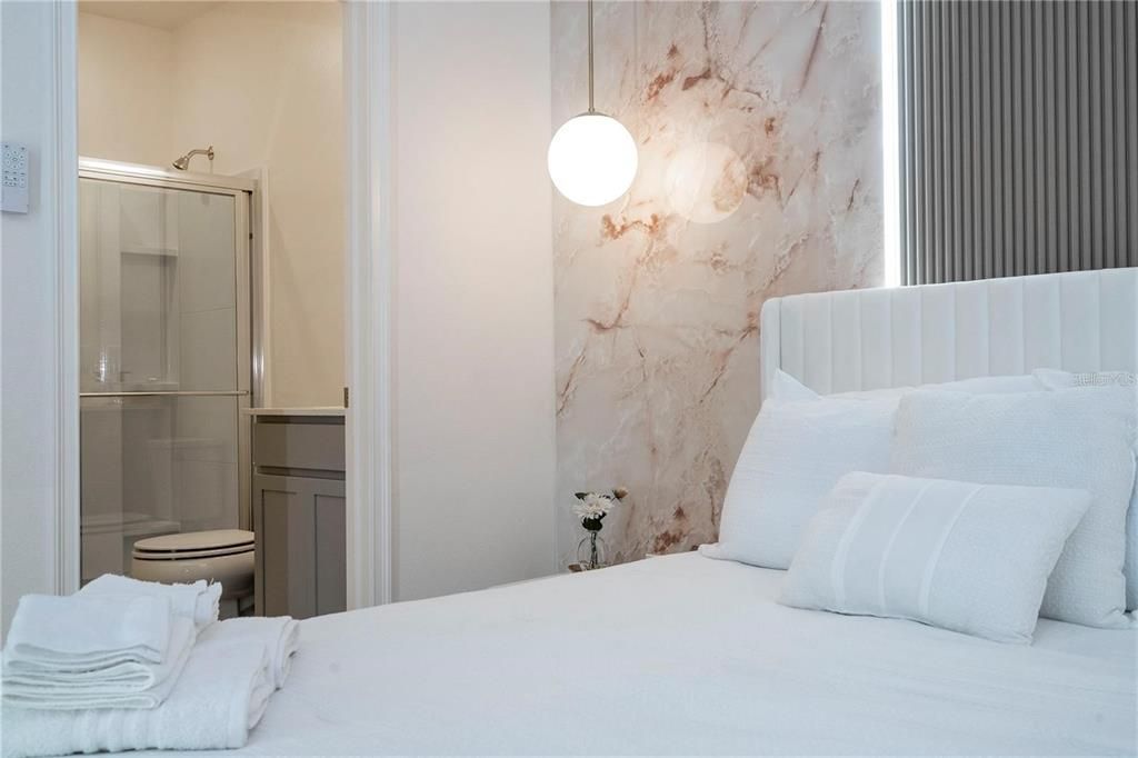 待售: $998,000 (5 贝兹, 5 浴室, 1918 平方英尺)