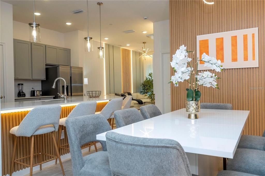 待售: $998,000 (5 贝兹, 5 浴室, 1918 平方英尺)