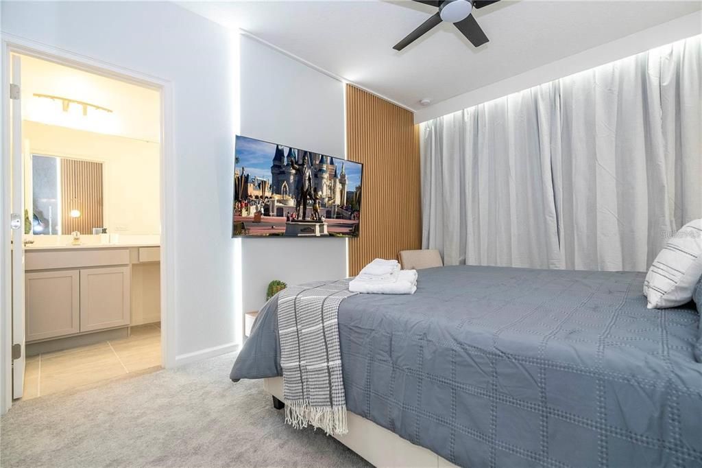 待售: $998,000 (5 贝兹, 5 浴室, 1918 平方英尺)